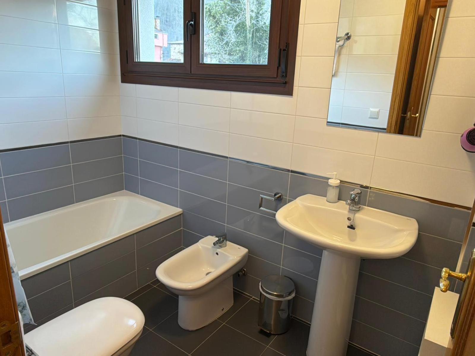 Apartamentos El Caxigu Arenas De Cabrales Bagian luar foto