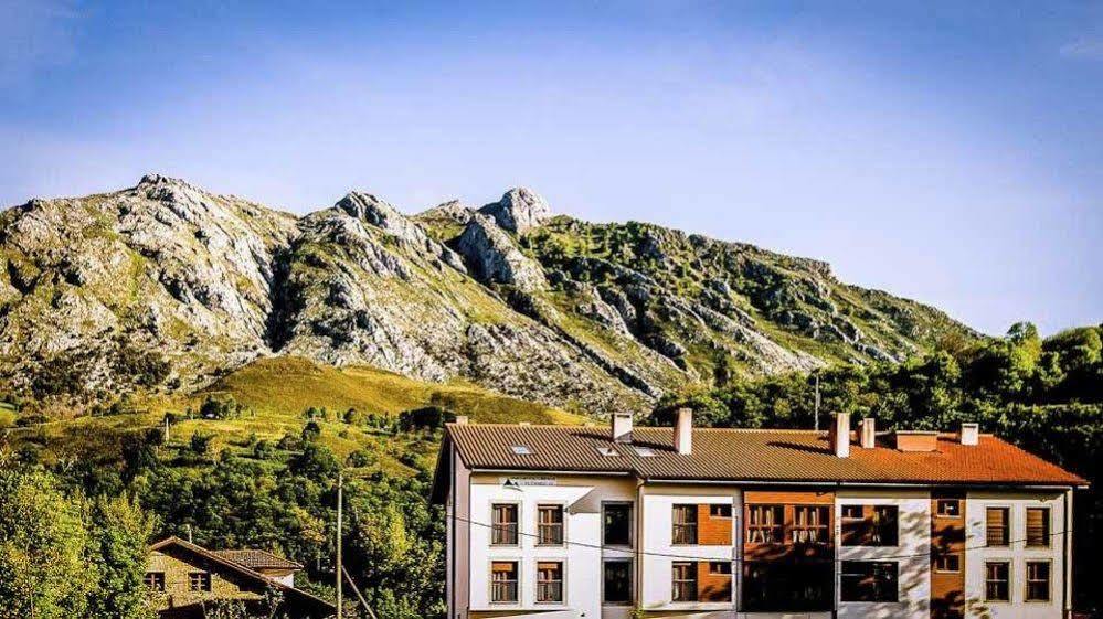 Apartamentos El Caxigu Arenas De Cabrales Bagian luar foto