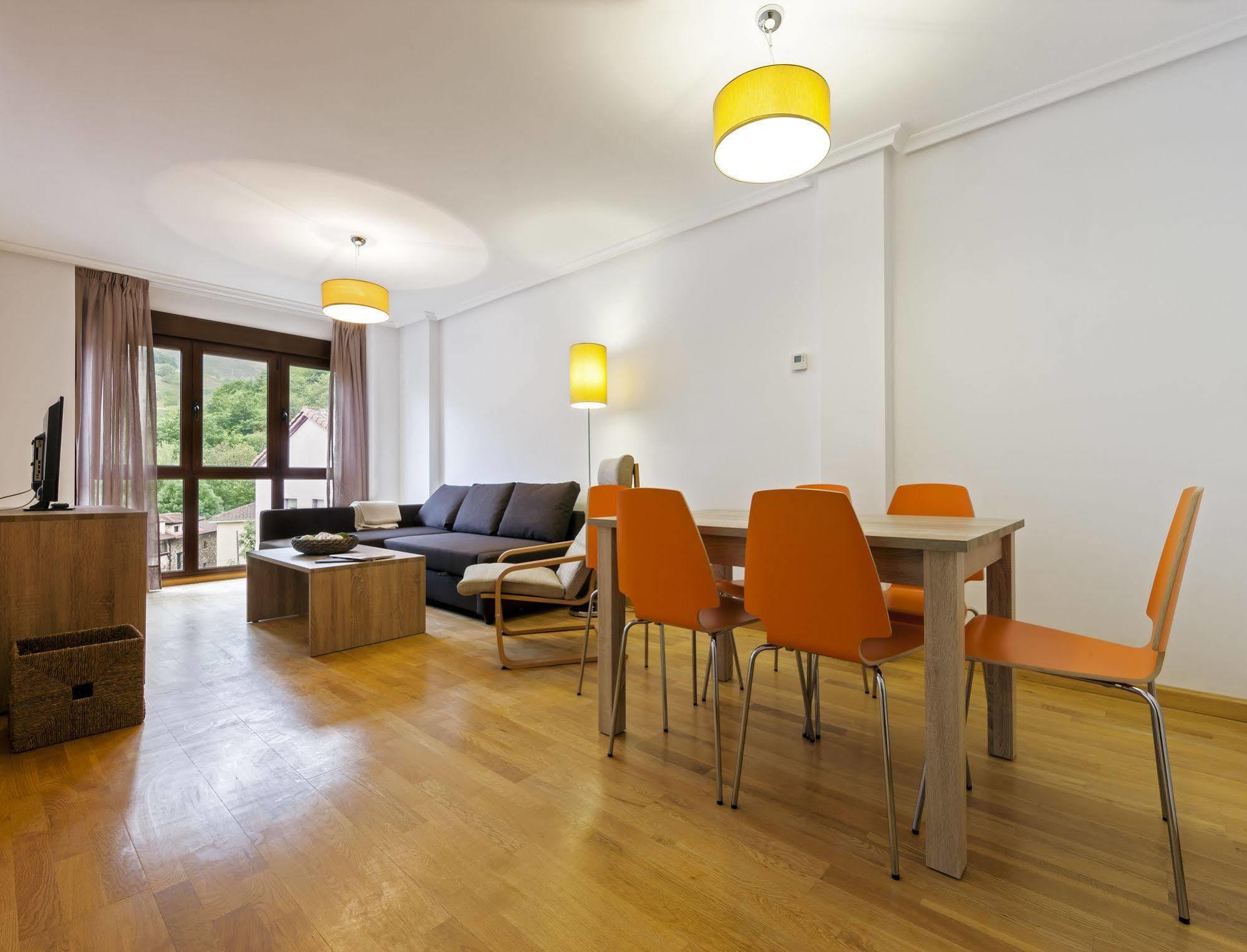 Apartamentos El Caxigu Arenas De Cabrales Bagian luar foto