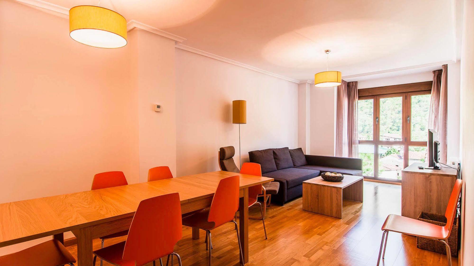 Apartamentos El Caxigu Arenas De Cabrales Bagian luar foto