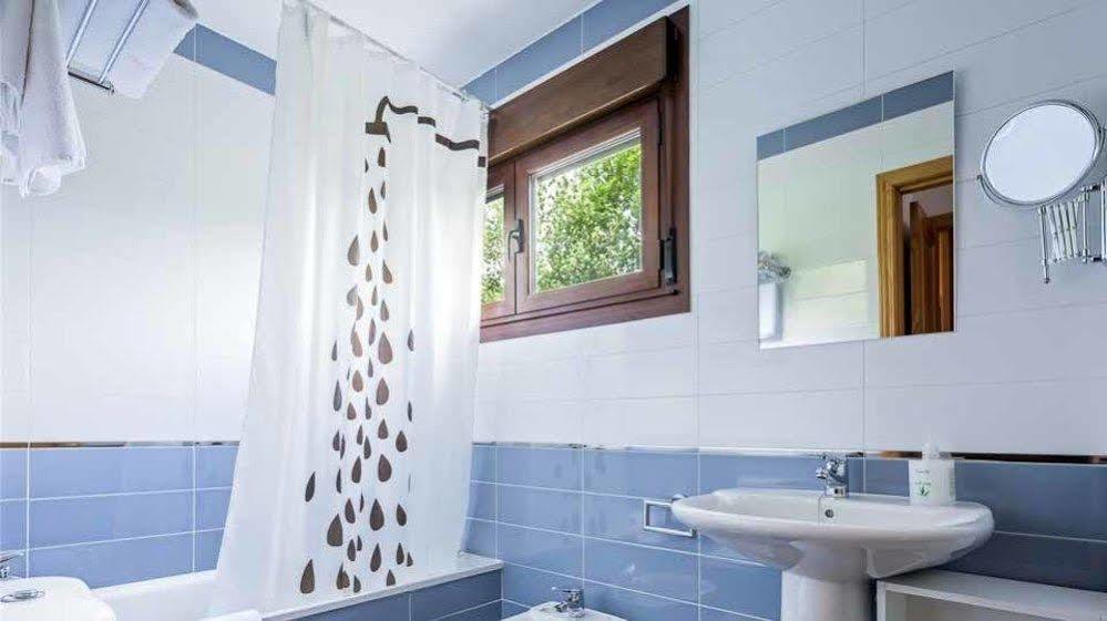 Apartamentos El Caxigu Arenas De Cabrales Bagian luar foto