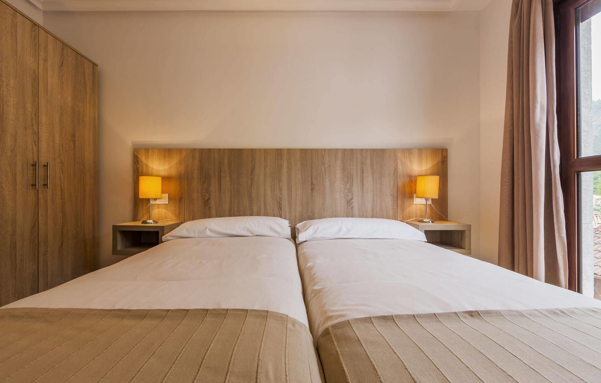 Apartamentos El Caxigu Arenas De Cabrales Bagian luar foto