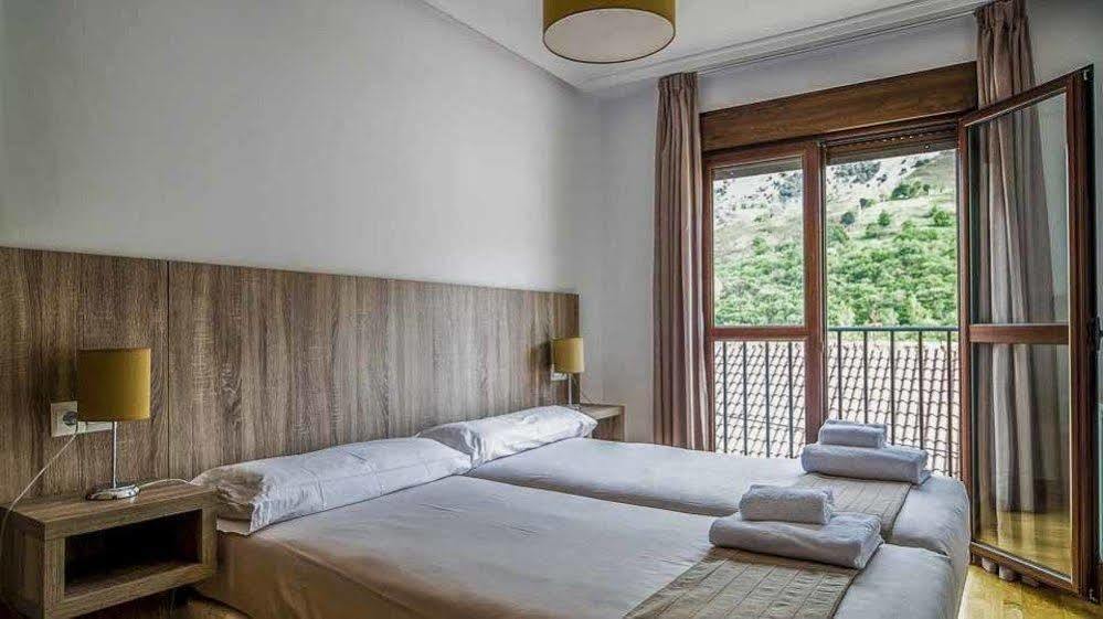 Apartamentos El Caxigu Arenas De Cabrales Bagian luar foto